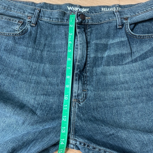 Wrangler Relaxed Fit Jeans Size 42 x 30 In Excellent Condition - Picture 10 of 11